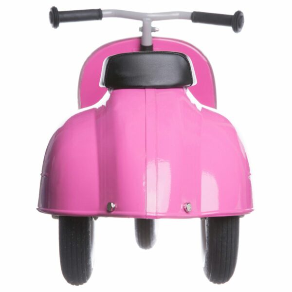 loopscooter vespa meisje